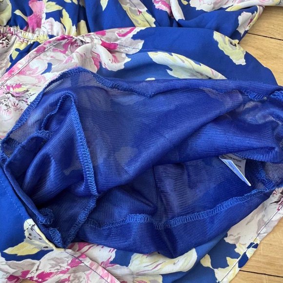 ASTR The Label Surplice cold shoulder v-neckline floral romper size M - Picture 10 of 11